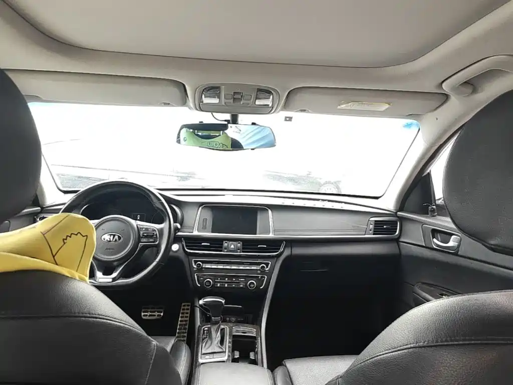 Photo 14 - Kia K5