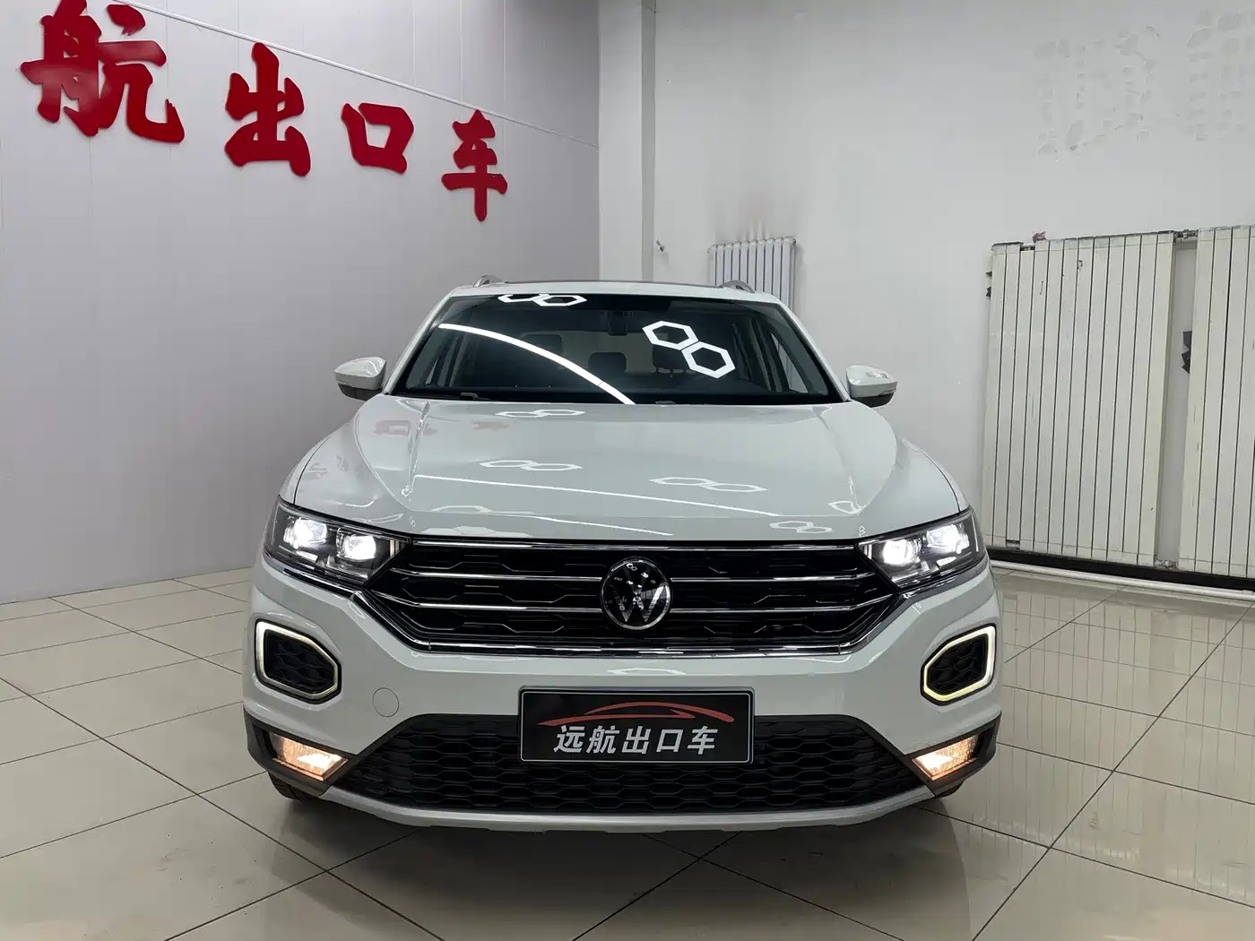 Volkswagen T-Roc, миниатюра 2