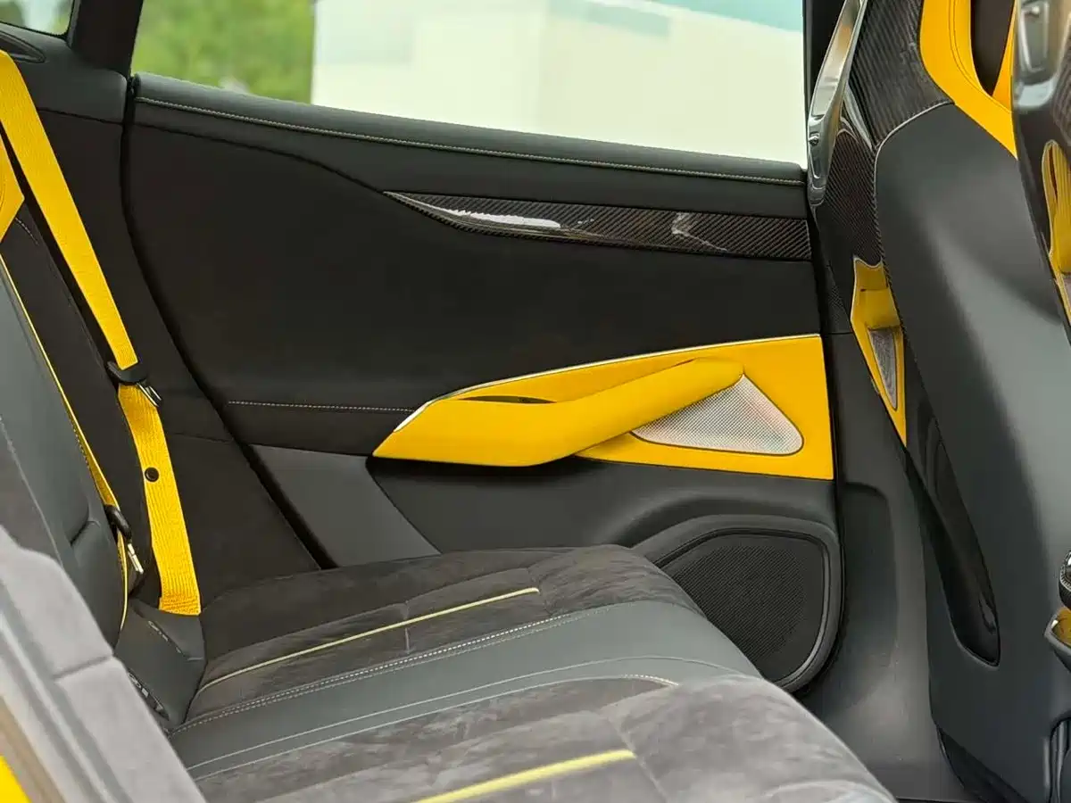 XIAOMI CAR XIAOMI SU7 ULTRA