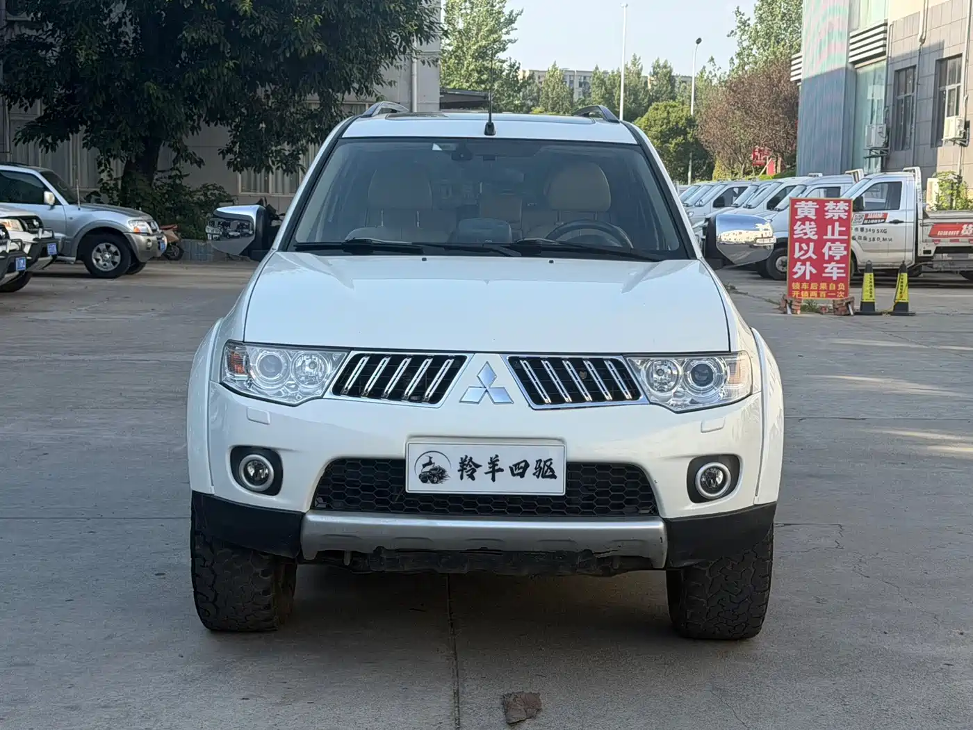 Mitsubishi Pajero Sport (Import) 2013 2011 3.0L Luxury Navigation Edition