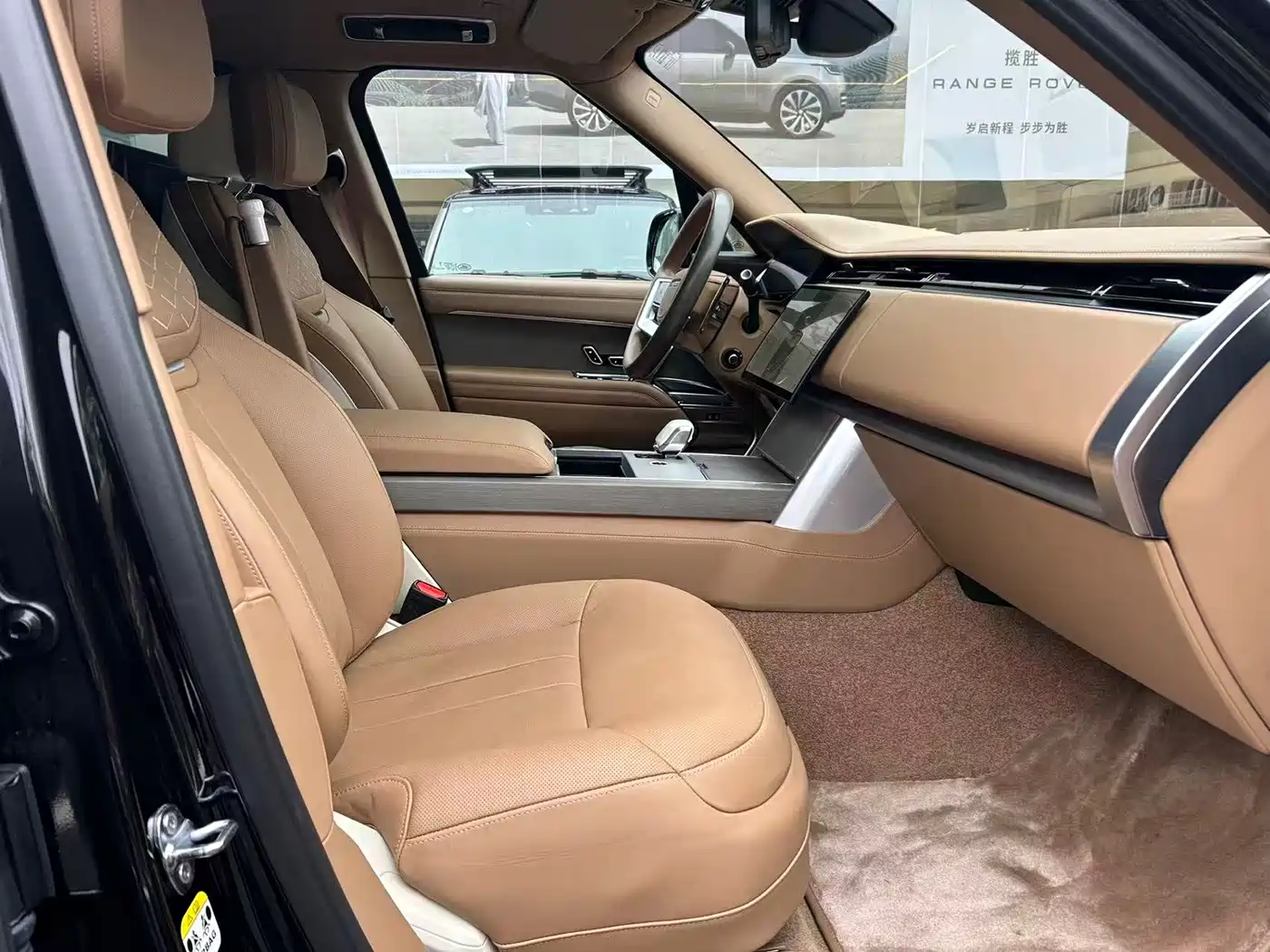 Land Rover Range Rover 2024 3.0 L6 400PS SV Prestige Genesis Extended 4-Seater фото 7