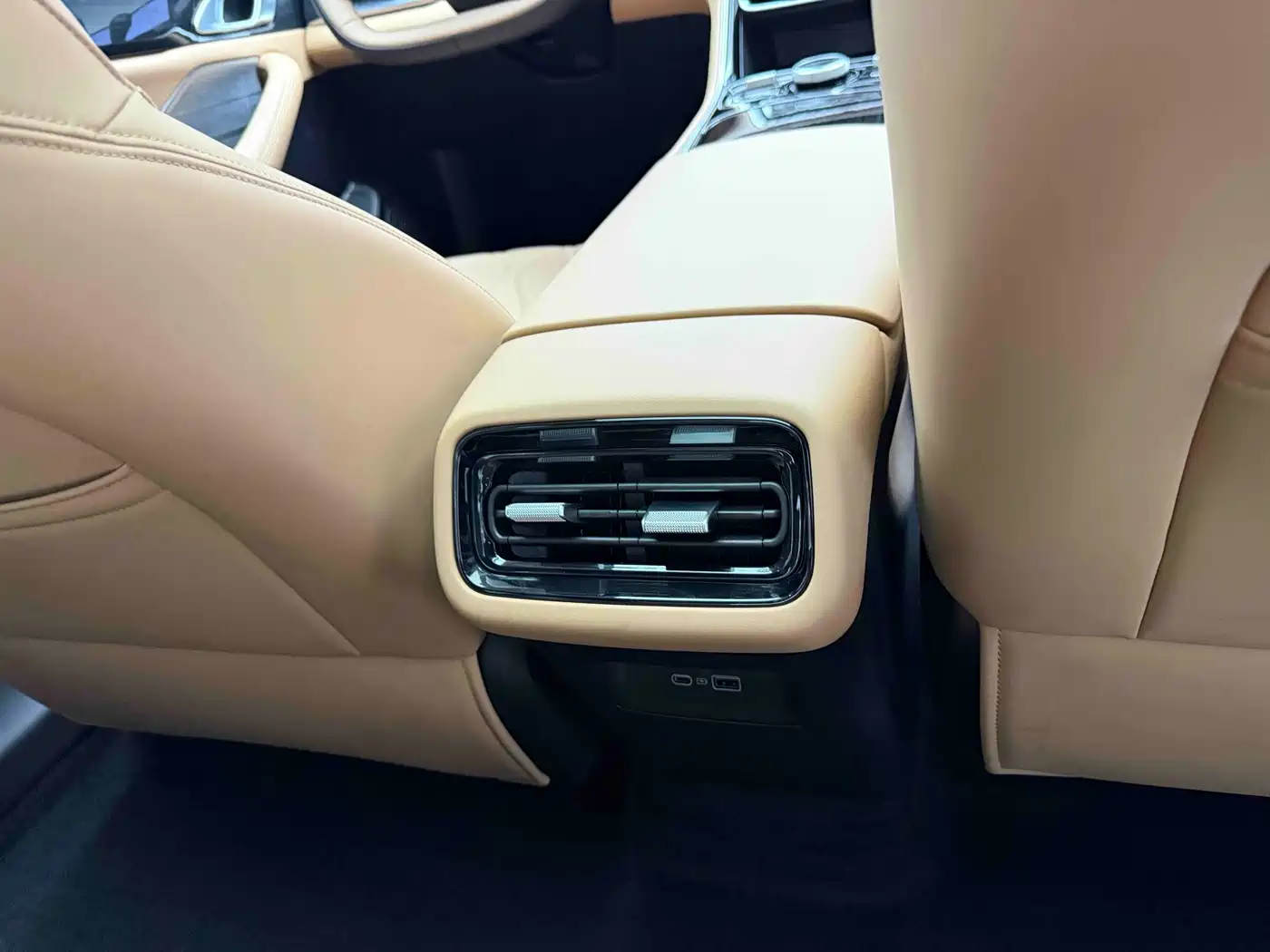 Geely Galaxy Galaxy A7 2025 EM-i фото 22