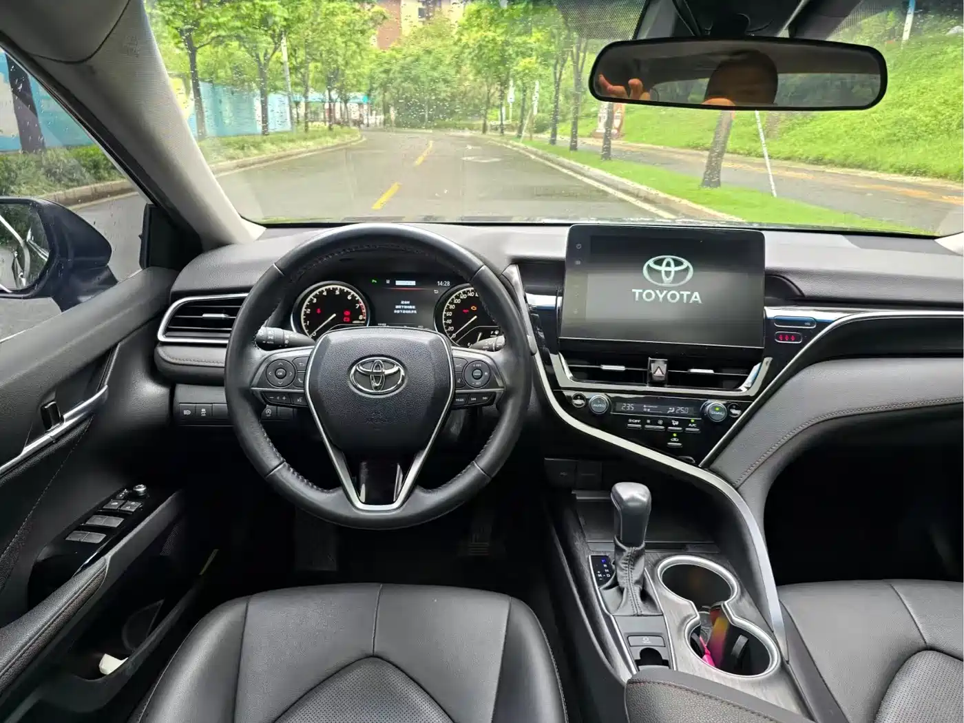 TOYOTA CAMRY