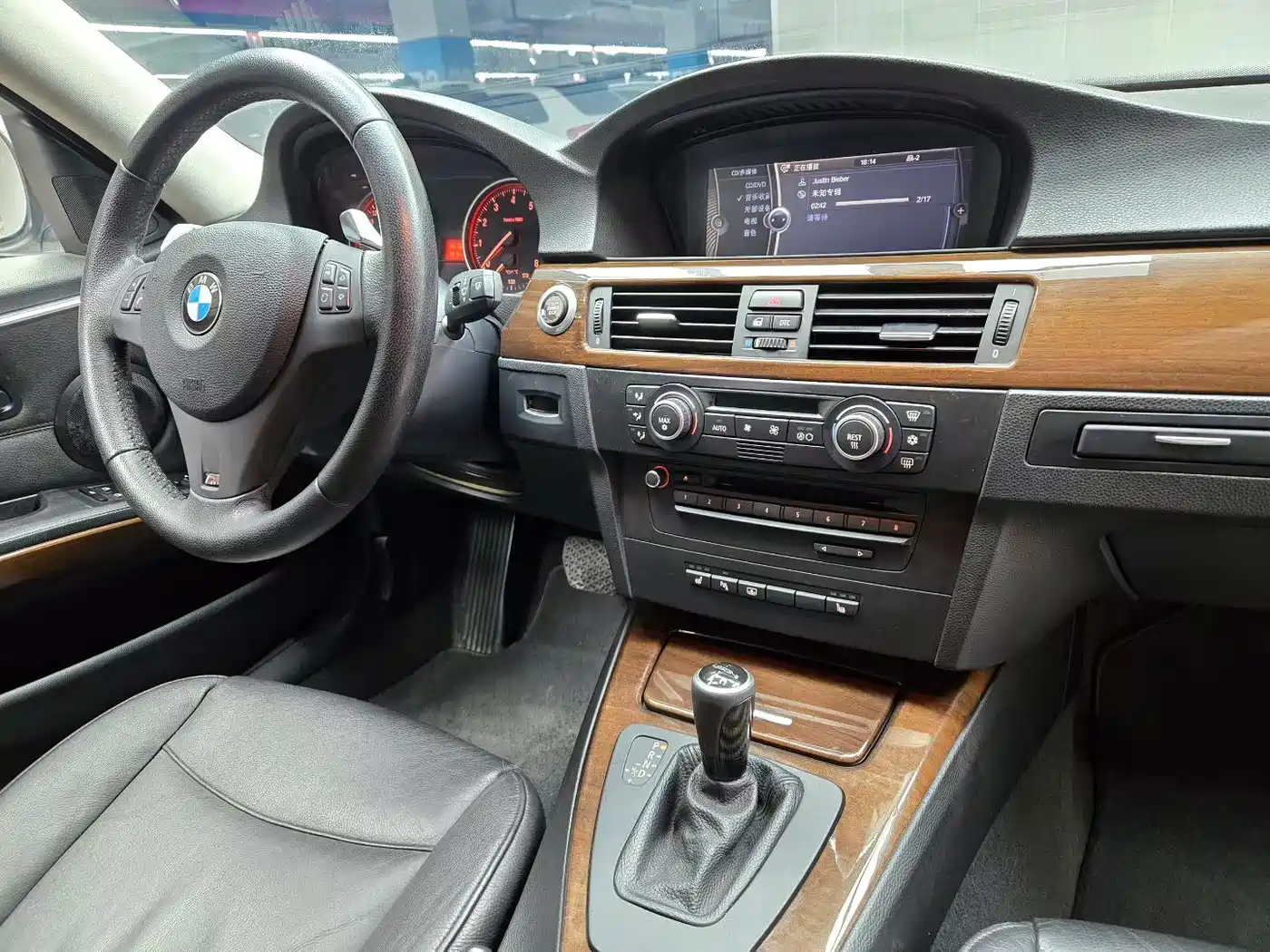 BMW 3 Series (Import) 2009 335i фото 8