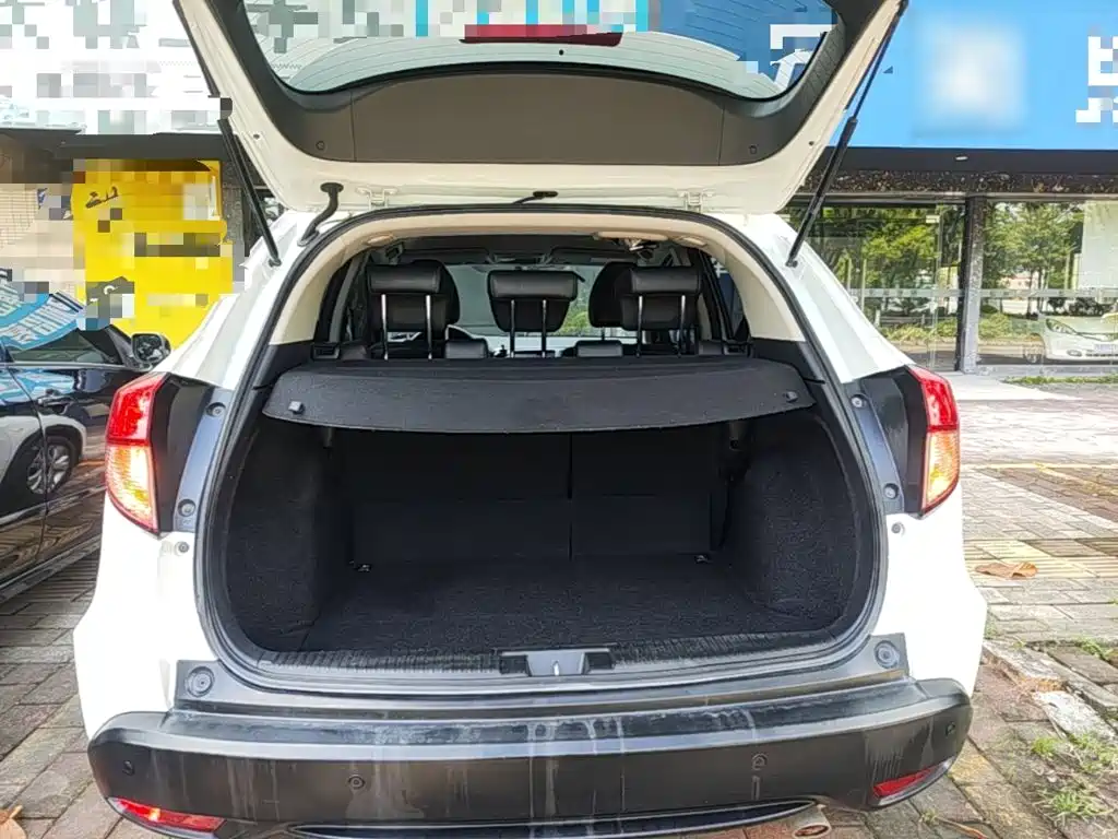 Honda Vezel 2016 2015 1.8L CVT FWD Elite