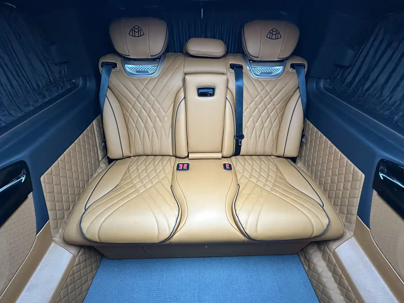 Mercedes-Benz Vito 2023 2.0T Business 7-Seater фото 14