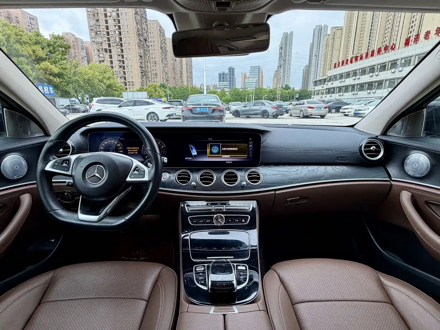 Mercedes-Benz E-Class 2016 E 300 L Sport Fashion Type фото 18