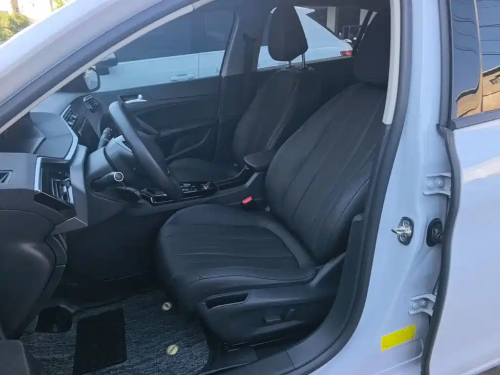 Photo 15 - Peugeot 408