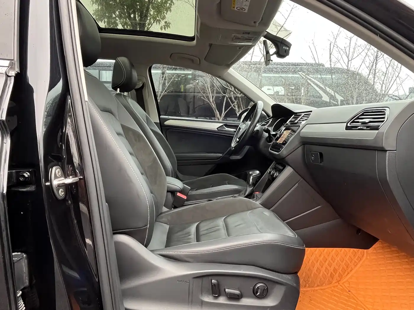 Volkswagen Tiguan L 2021 330TSI Automatic 2WD Smart фото 14