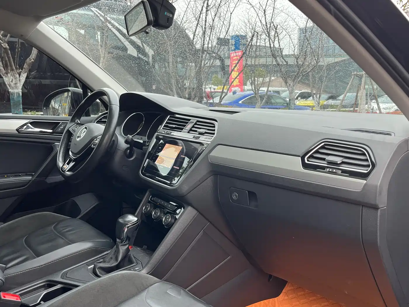 Volkswagen Tiguan L 2021 330TSI Automatic 2WD Smart фото 15