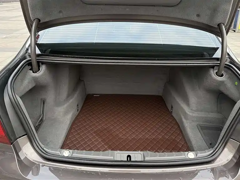 BMW 7 Series 2013 Model 730Li Leading фото 19