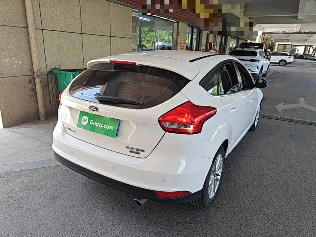Фото 7 - Ford Focus