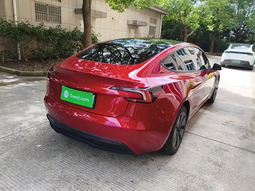 Tesla Model 3 2026 2025 Model Year Facelift Rear-Wheel Drive