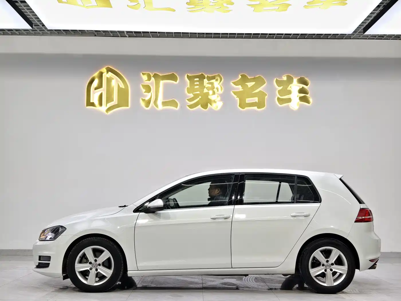 Volkswagen Golf 2016 230TSI Automatic Comfort фото 9