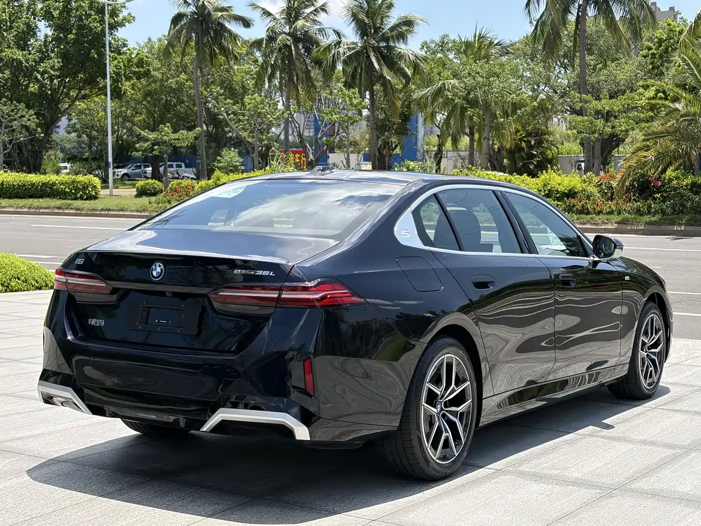 BMW i5 2025 eDrive 35L M Sport Package фото 8