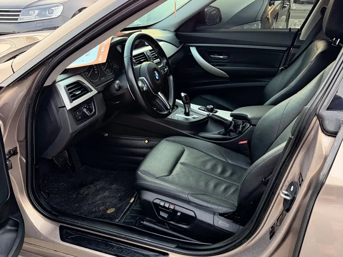 BMW 3 Series GT 2014 320i Leading Edition фото 7