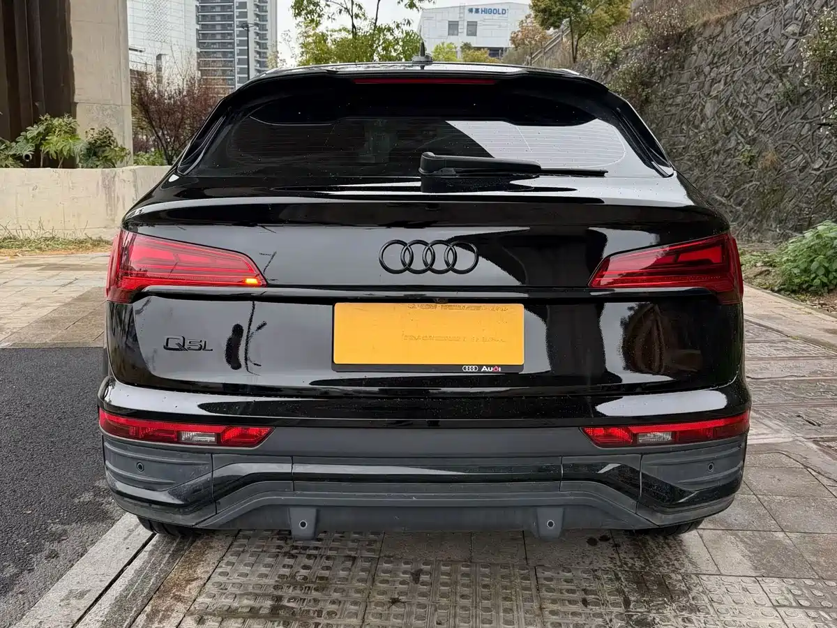 AUDI Q5L SPORTBACK