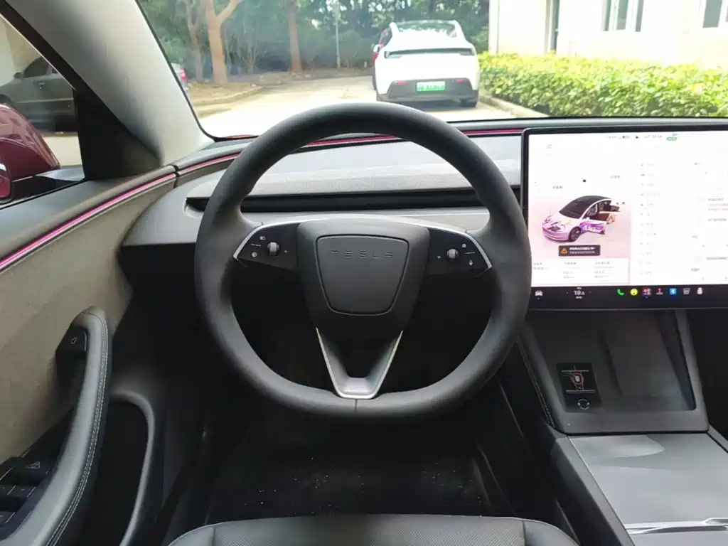 Tesla Model 3 2026 2025 Model Year Facelift Rear-Wheel Drive