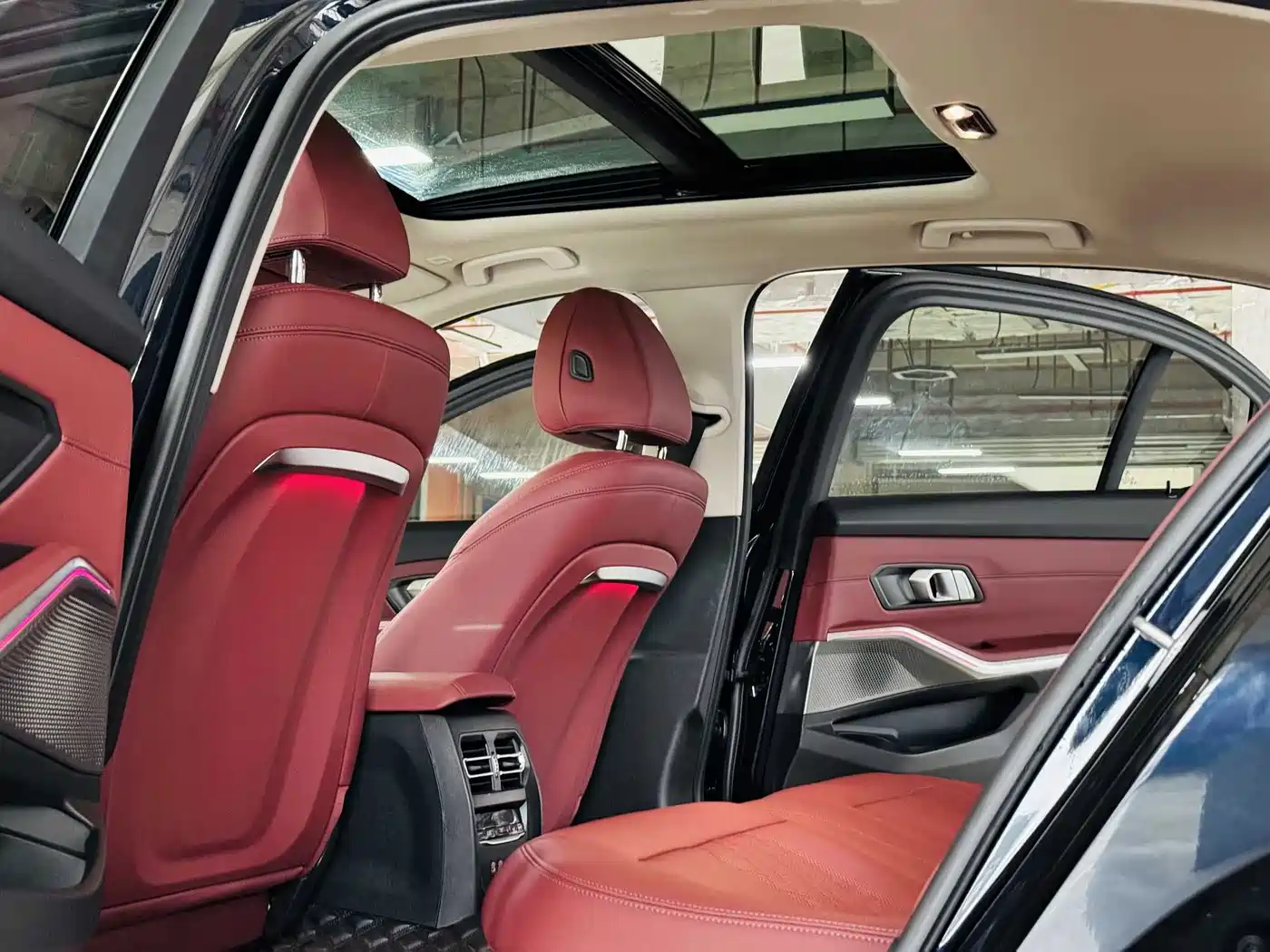 BMW i3 2023 eDrive 40 L Shadow Night Sport Package фото 7