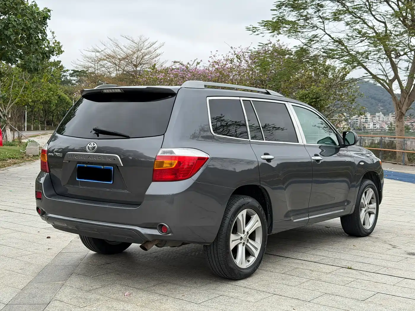 Toyota Highlander 2009 2.7L 2WD 7-seater Luxury Edition фото 9