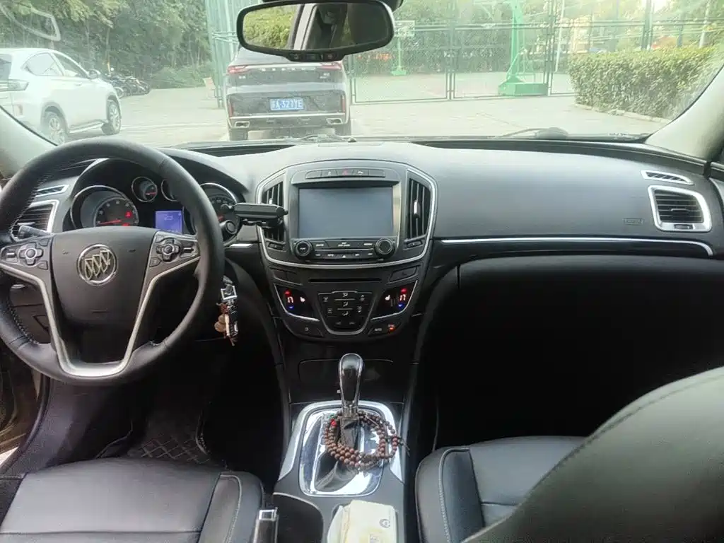 صورة 12 - Buick Regal