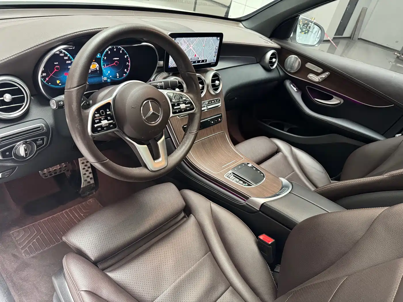 MERCEDES-BENZ GLC