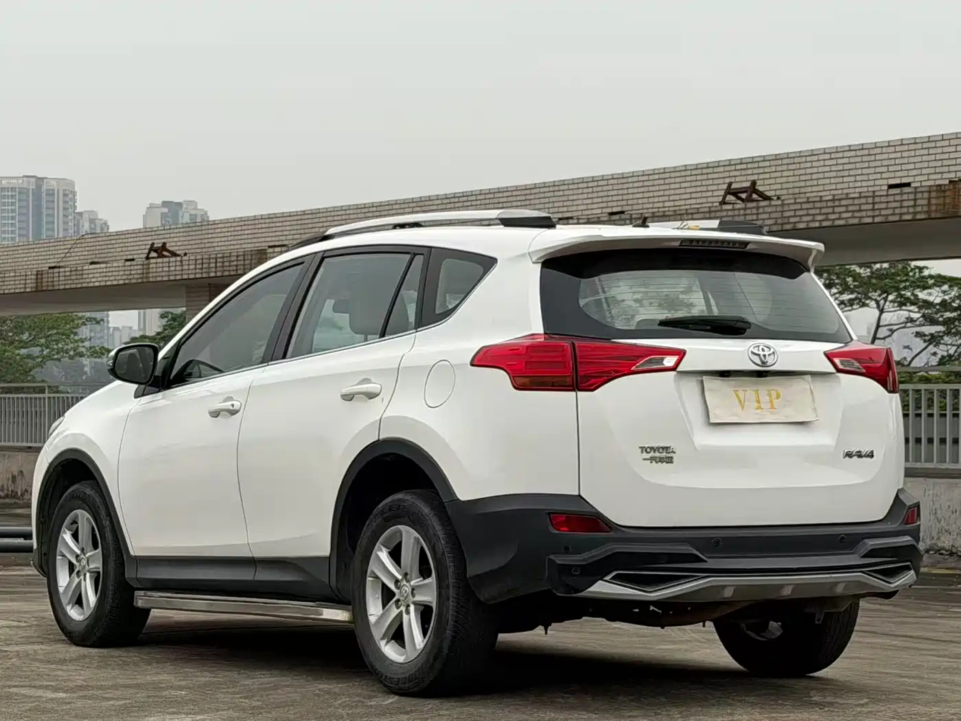 Toyota RAV4 Rongfang 2013 2.0L CVT 2WD Urban фото 6