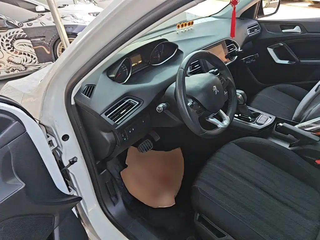Peugeot 308S 2015 2015 1.2T Auto Dynamic Edition