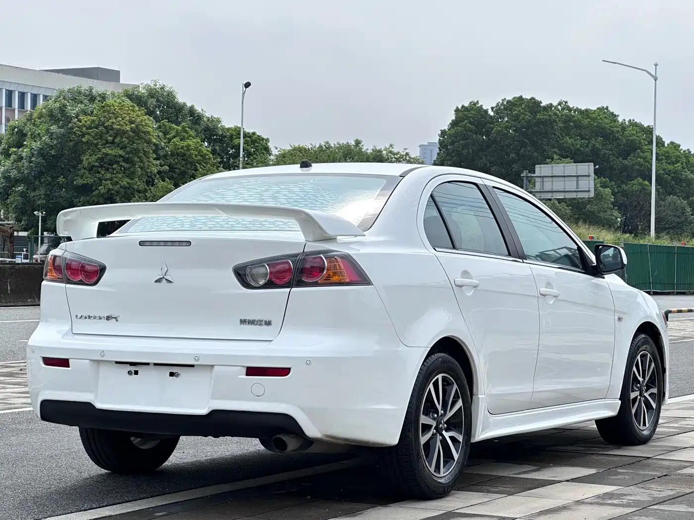 Mitsubishi Lancer EX 2014 2013 ZhiShang Edition 1.8L CVT Luxury