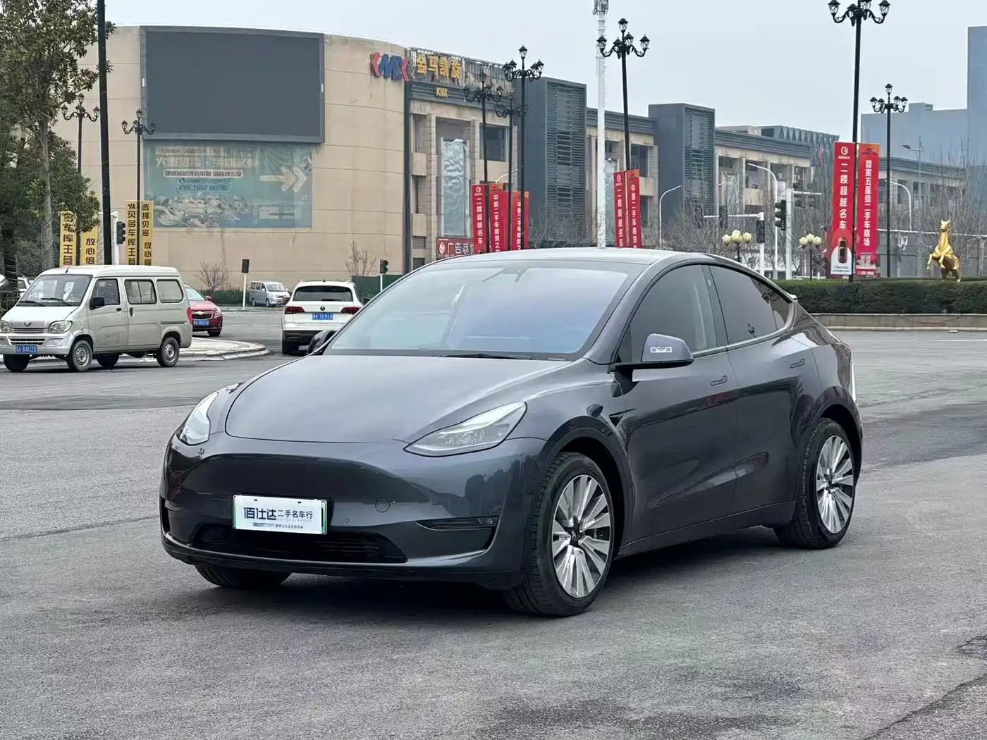 TESLA MODEL Y