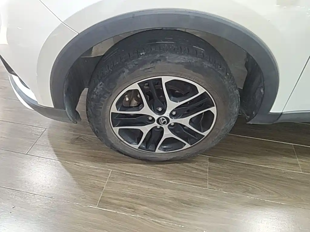 Soueast DX3 2017 2016 1.5T CVT Luxury