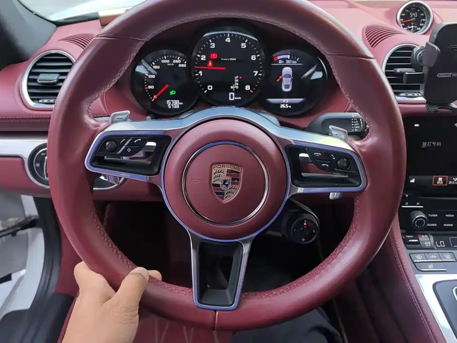 Photo 15 - Porsche 718