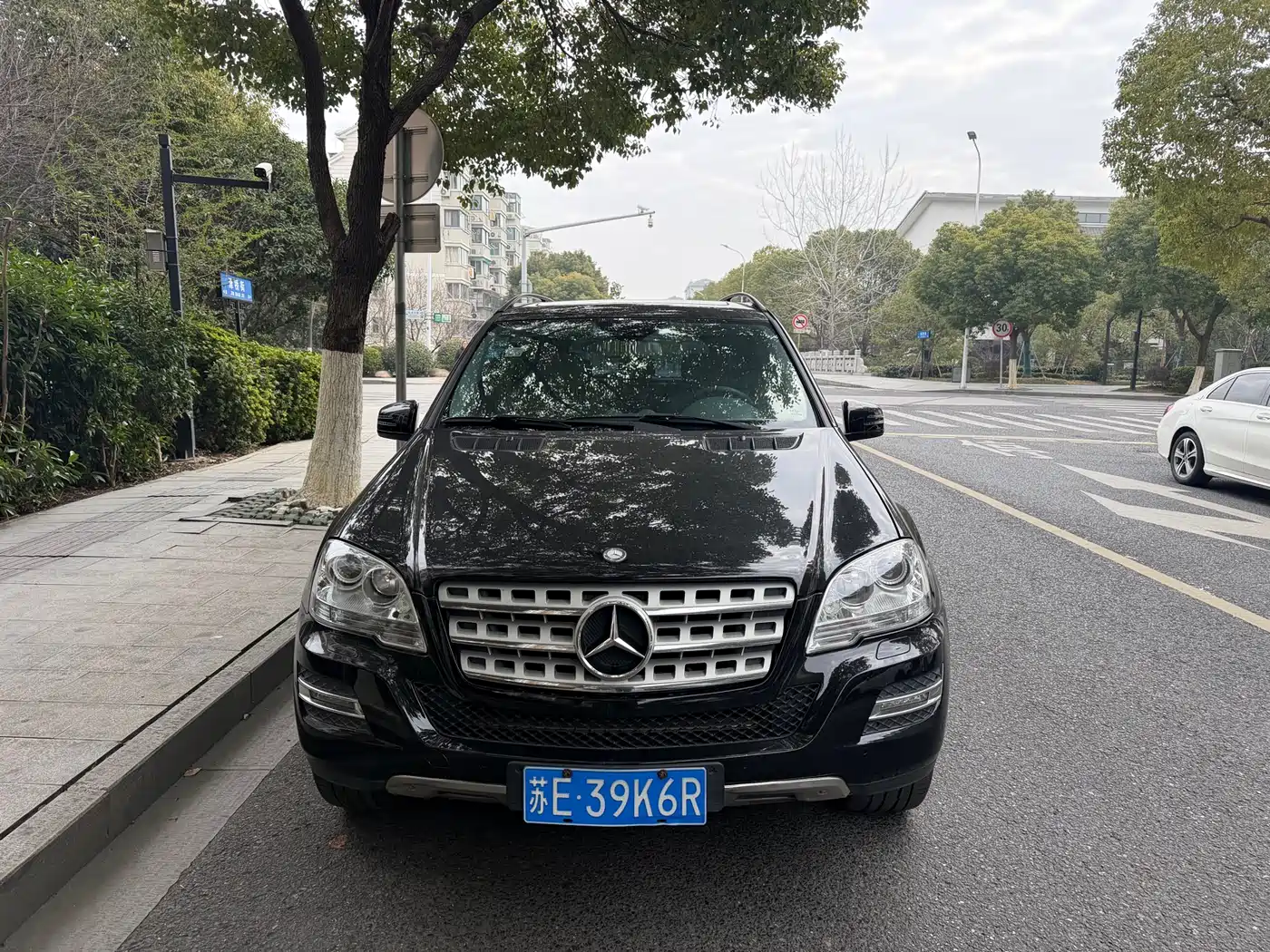Mercedes-Benz M-Class 2010 ML 300 4MATIC фото 2