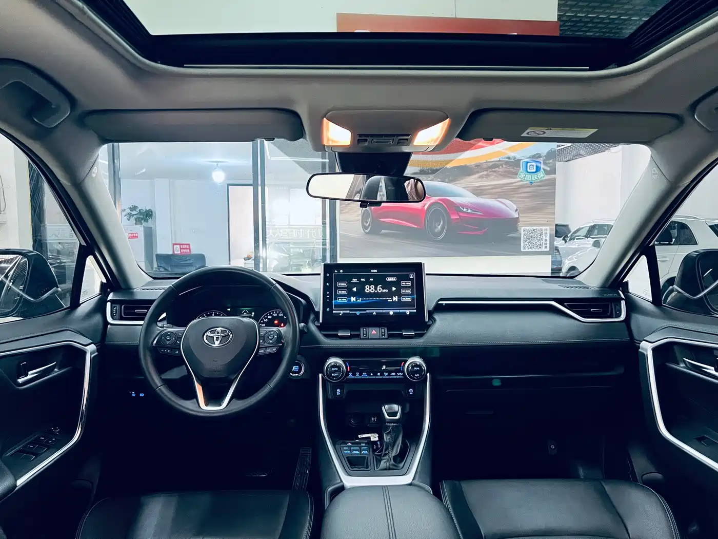 Toyota Wildlander 2022 2.0L CVT AWD Luxury Edition фото 2