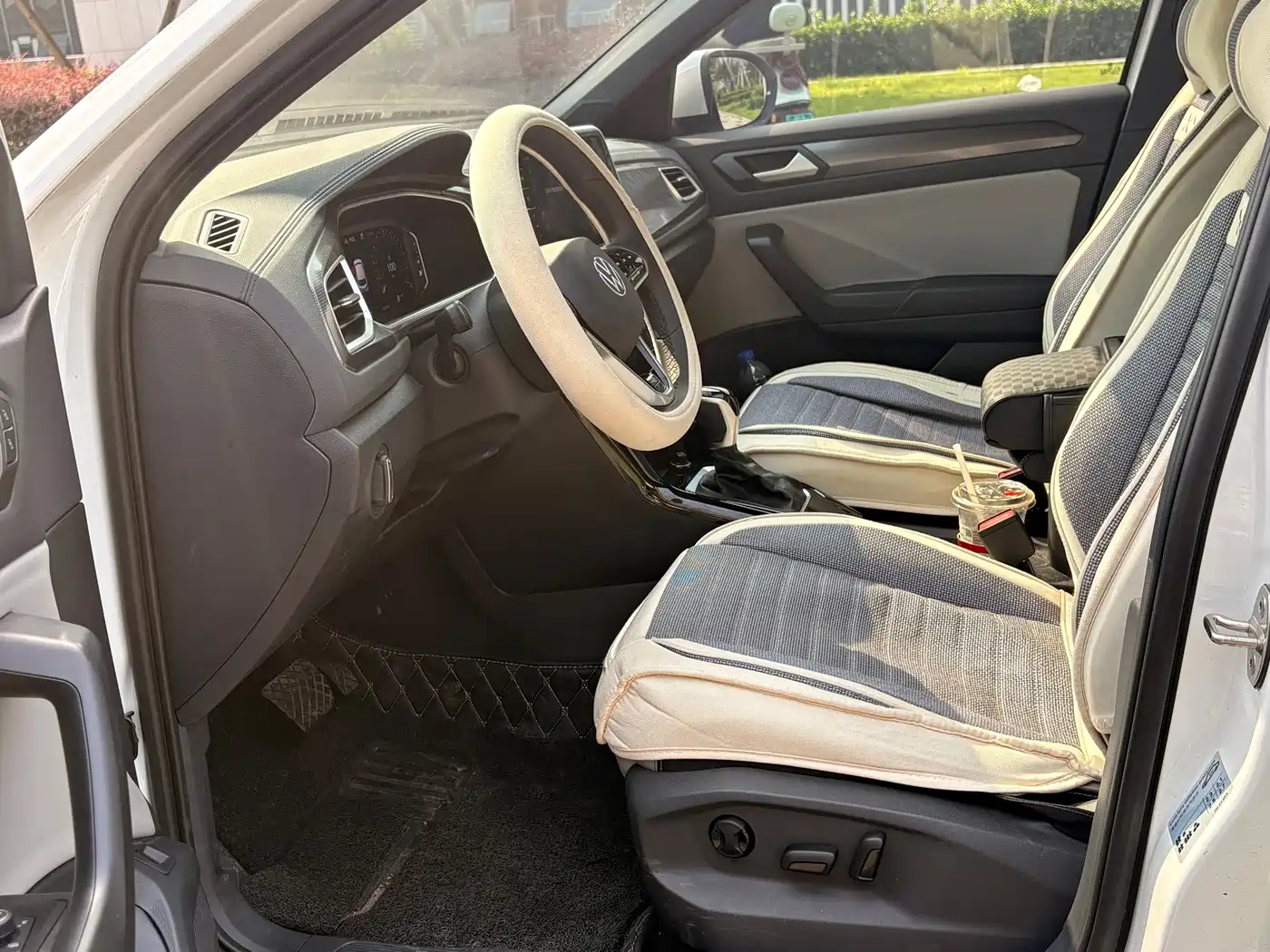 Volkswagen T-ROC 2025 2025 300TSI DSG 2WD Dawn Edition