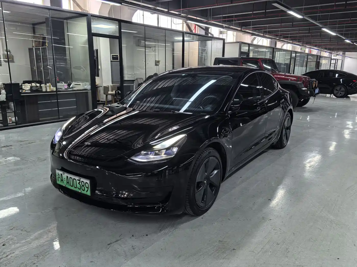 TESLA MODEL 3