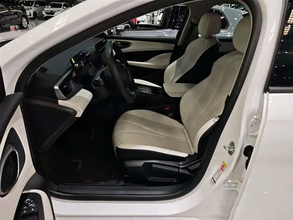 BYD Hai Bao 05 DM-i 2025 DM-i Smart Drive Edition 55KM Luxury фото 18