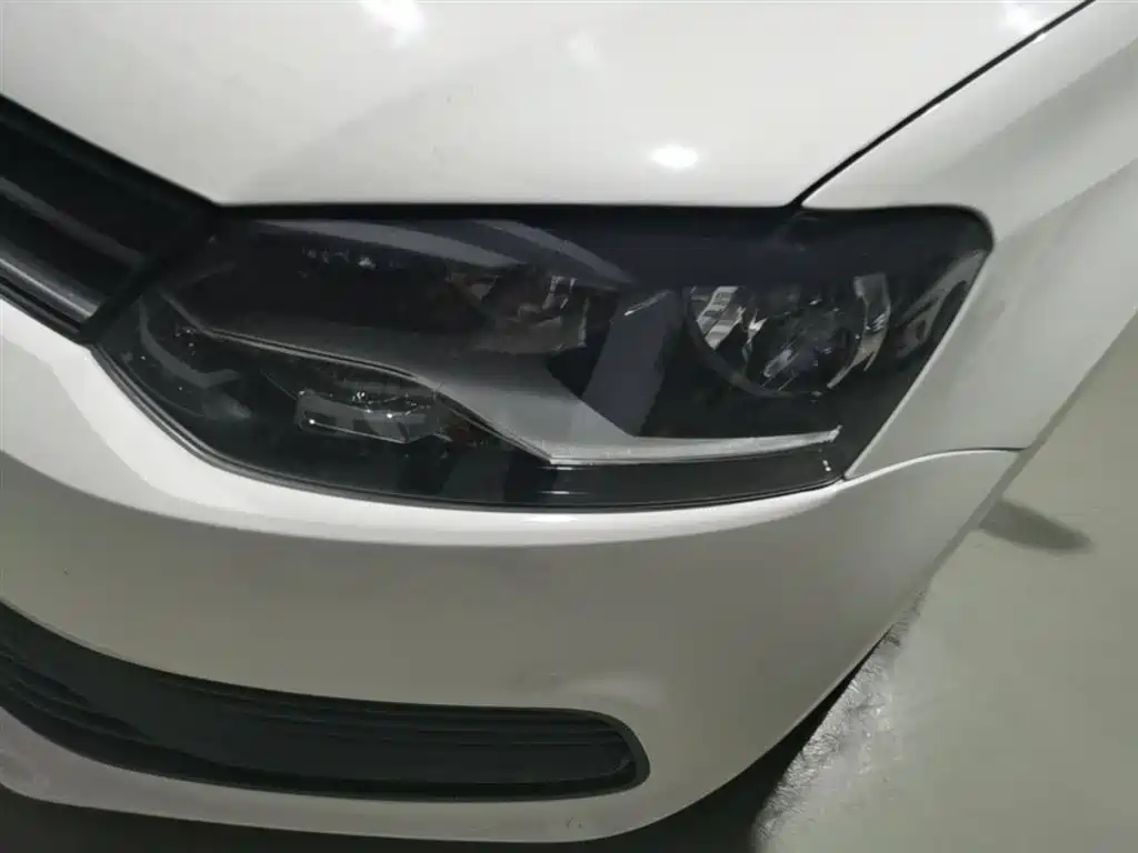Volkswagen Polo 2016 1.4L Automatic Trend фото 24