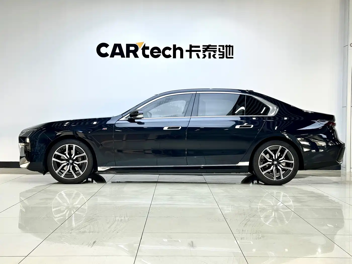 BMW 7 Series 2023 Model 735Li M Sport Package фото 5