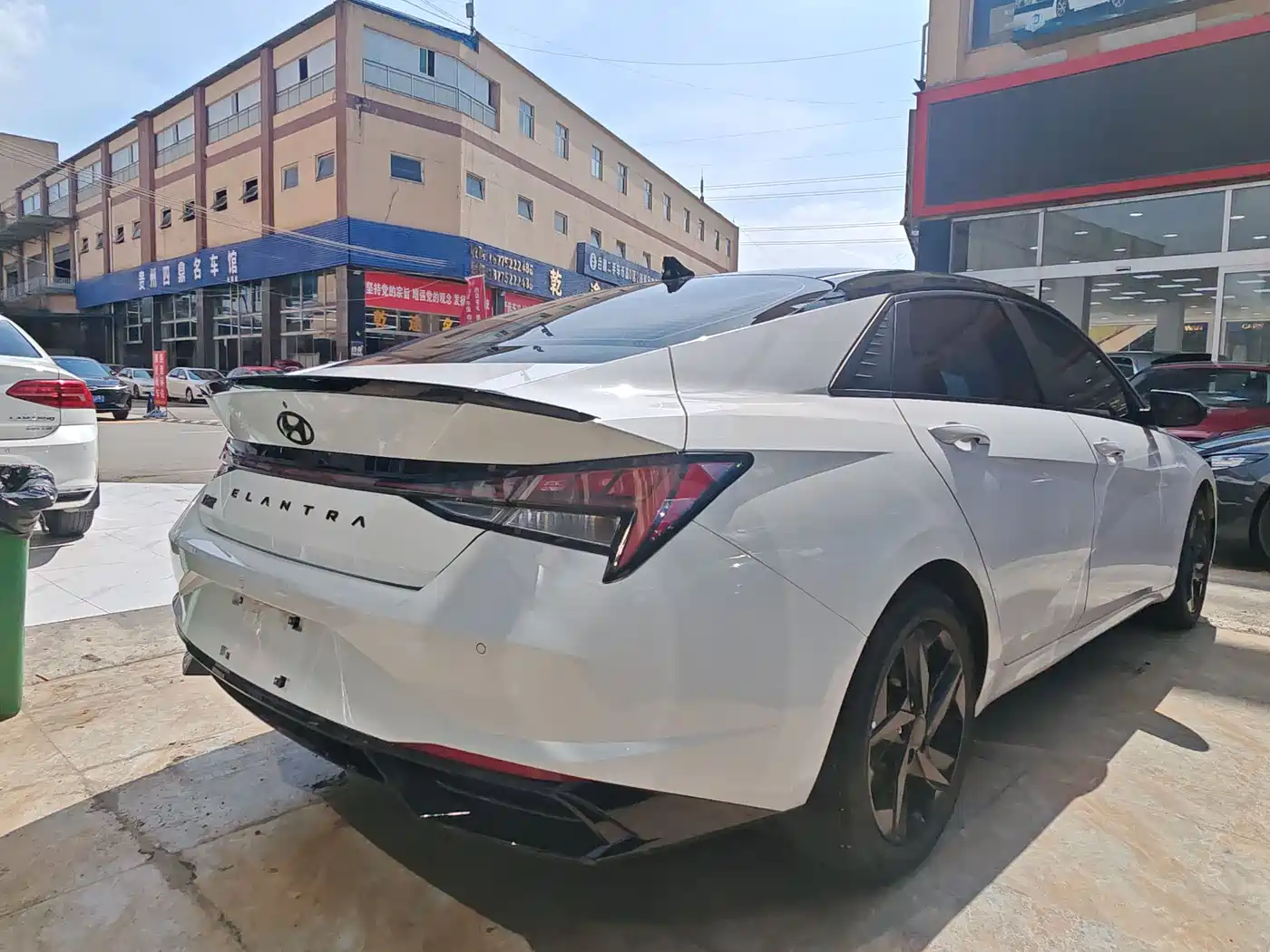 Hyundai Elantra 2022 1.5L CVT TOP Flagship Edition фото 13