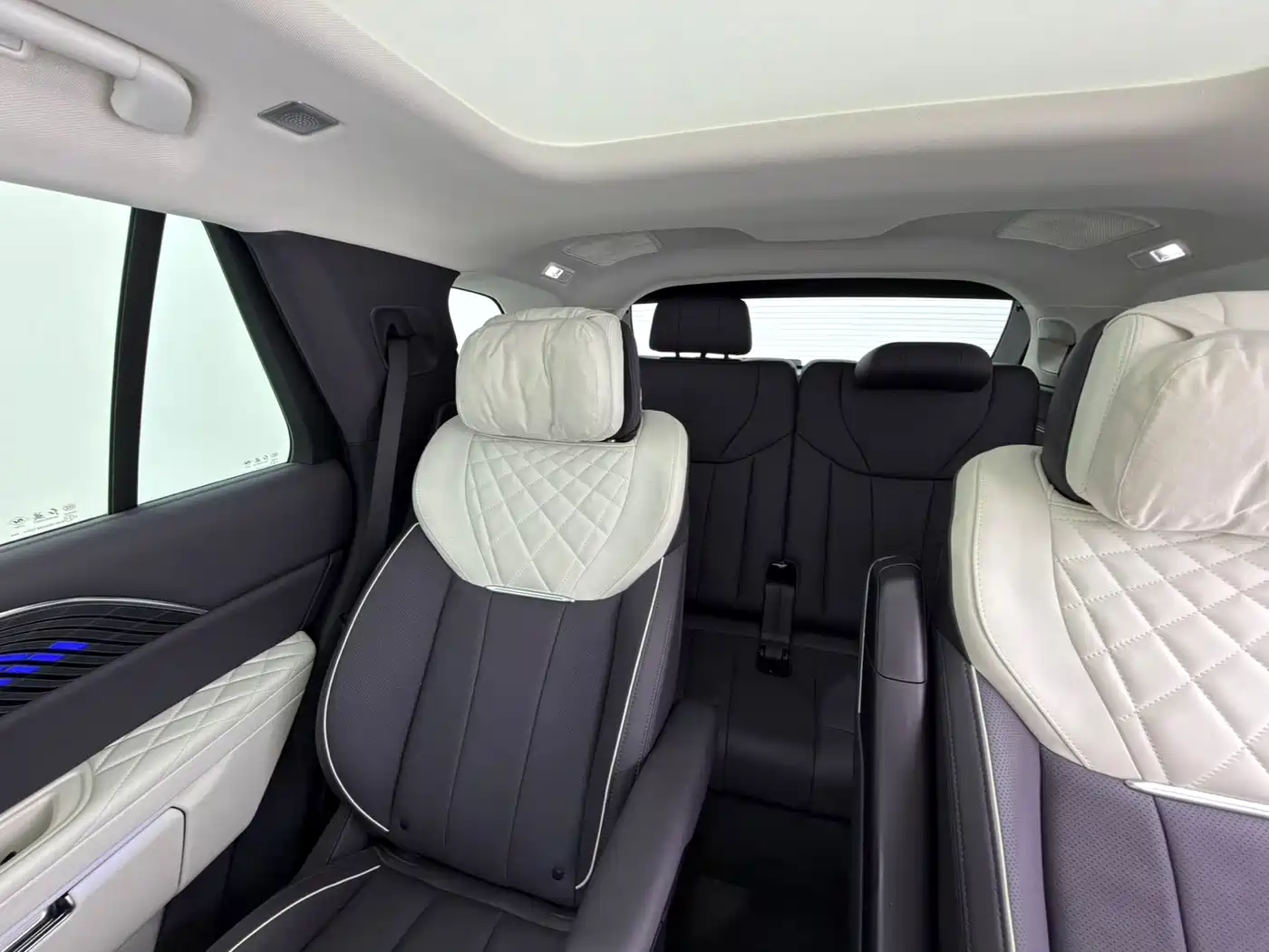 Hongqi E-HS9 2023 2022 660km Qi Chang Edition (6-seater)
