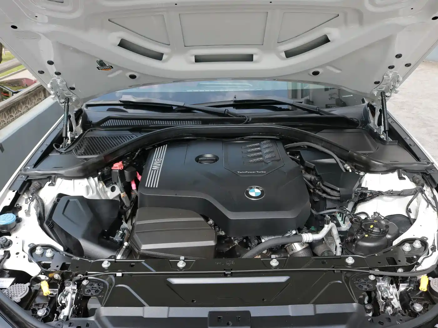 BMW 3 Series 2021 325i M Sport Night Edition фото 14