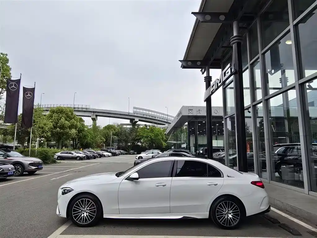 MERCEDES-BENZ C CLASS