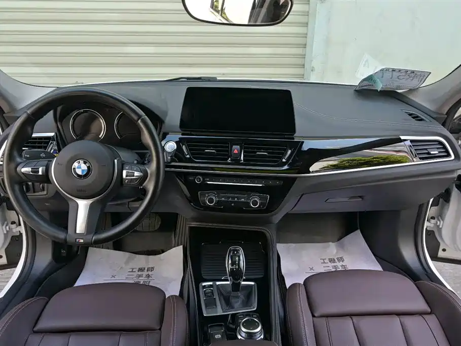 BMW 1 Series 2023 125i M Sport Shadow Edition фото 9