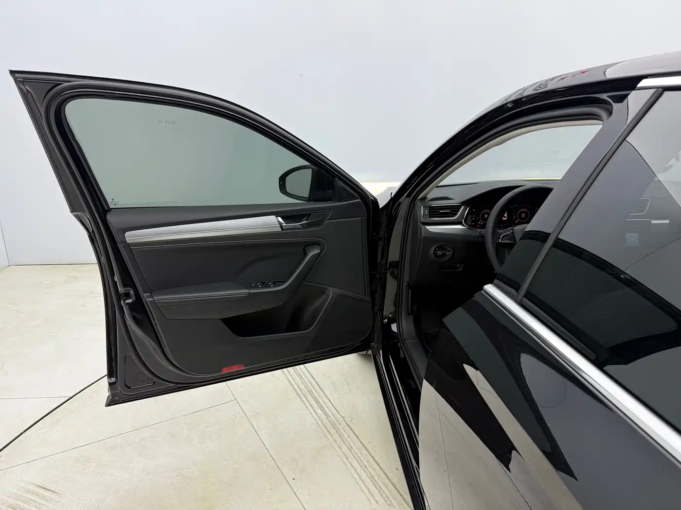 Škoda Superb 2024 TSI280 DSG Premium Edition фото 21