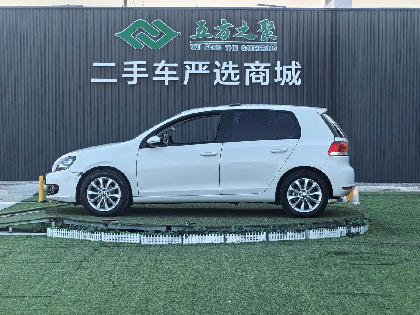 Volkswagen Golf 2014 1.6L Automatic Comfort фото 20