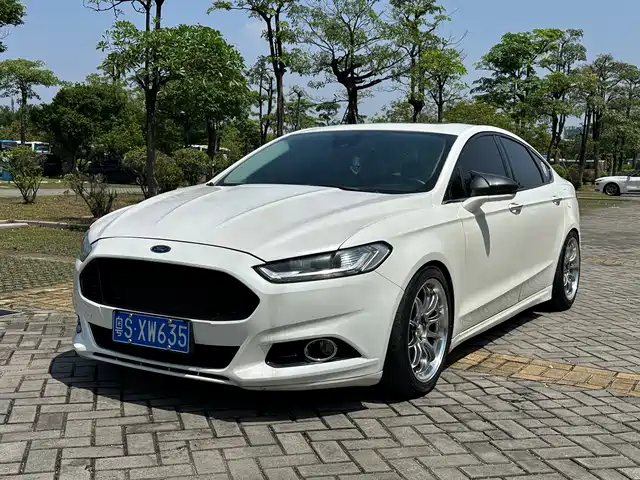  Ford Mondeo 2013 2.0L GTDi240 Luxury Sport