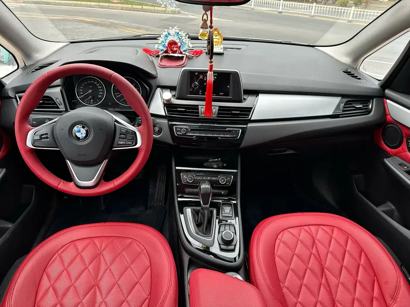 BMW 2 Series Touring 2016 218i Leading фото 8