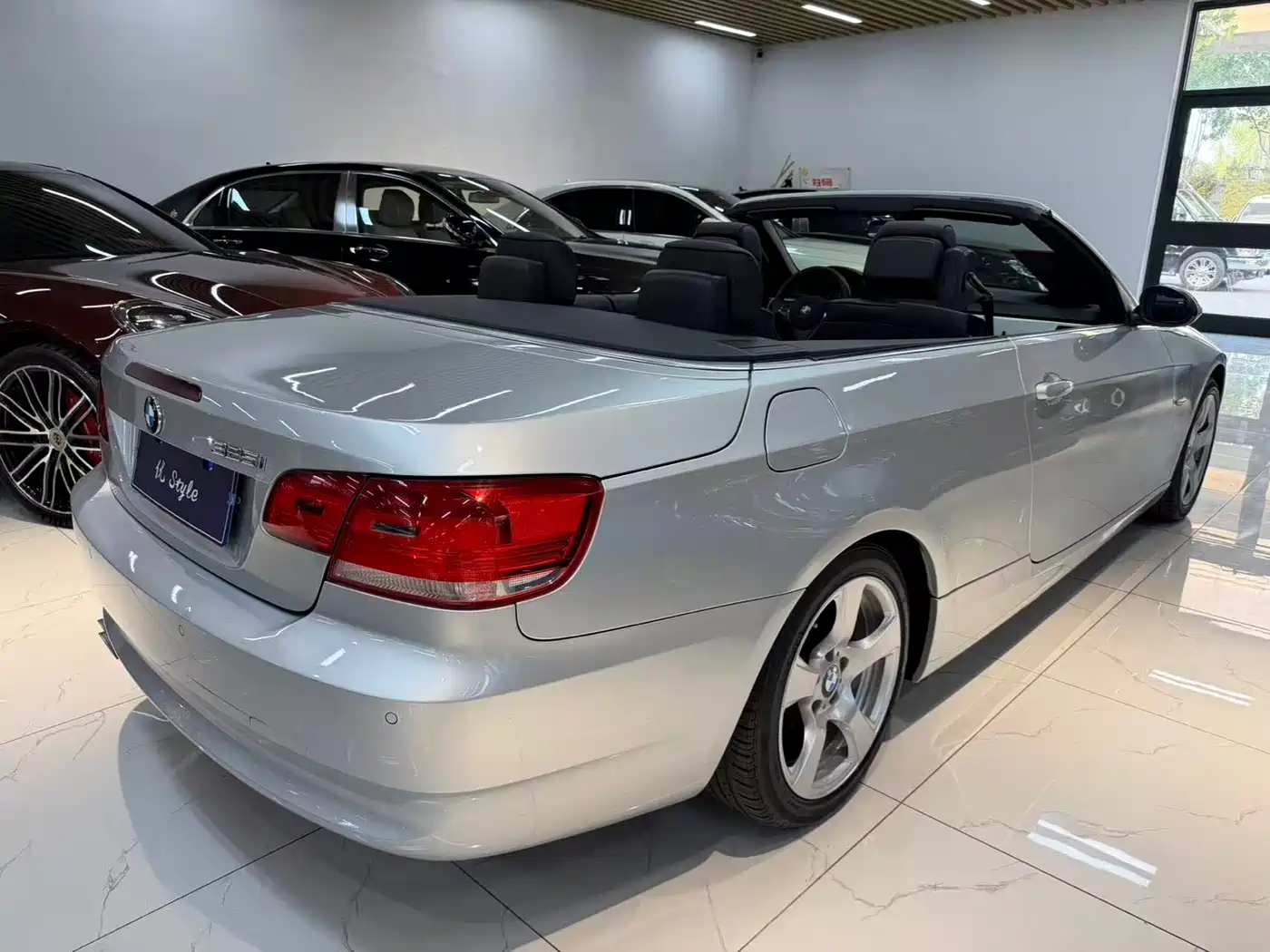 BMW 3 Series (Import) 2009 Model 325i Convertible фото 3