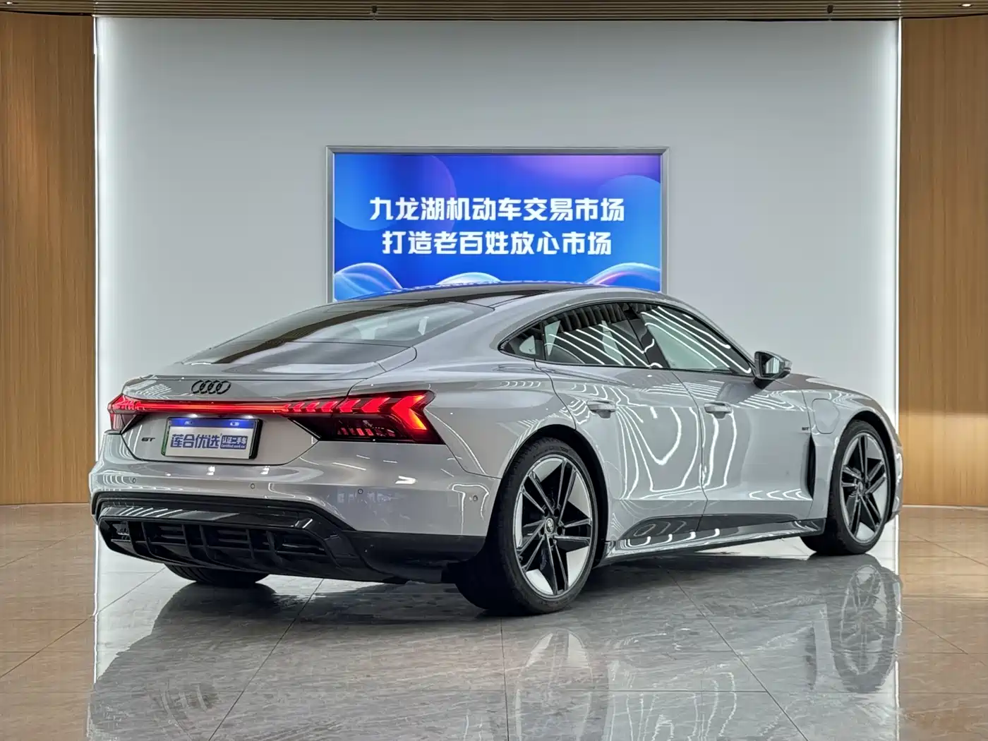 Audi e-tron GT 2023 Base Model фото 4